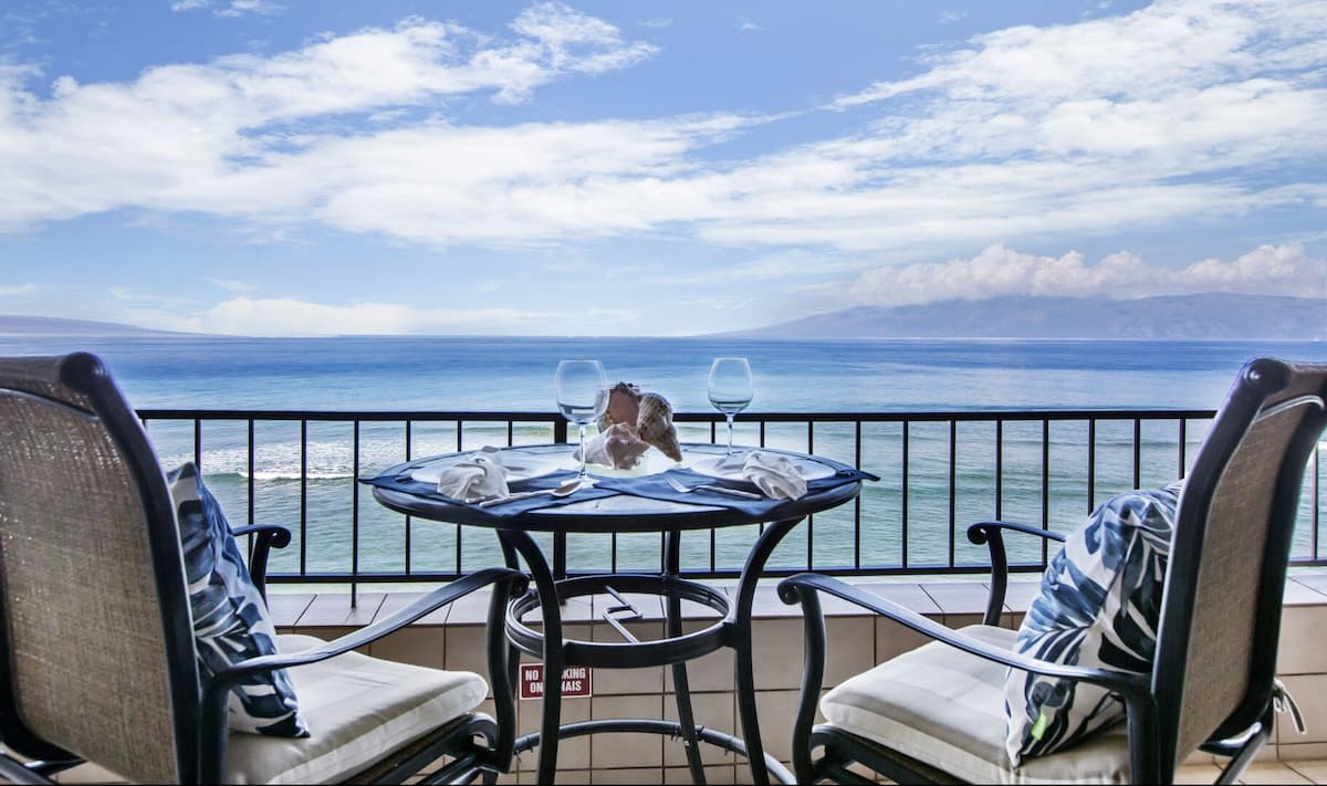 Condo in Lahaina · ★4.95 · 1 bedroom · 2 beds · 1 bath - Photo 1