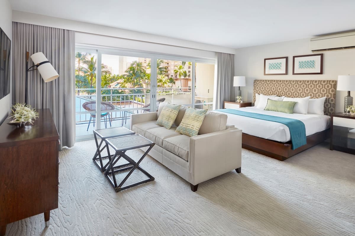 Condo in Honolulu · ★4.57 · Studio · 2 beds · 1 shared bath - Photo 1