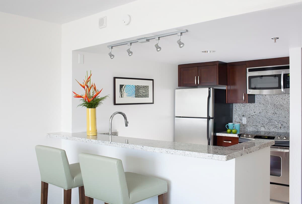 Condo in Honolulu · ★5.0 · Studio · 2 beds · 1 shared bath - Photo 4