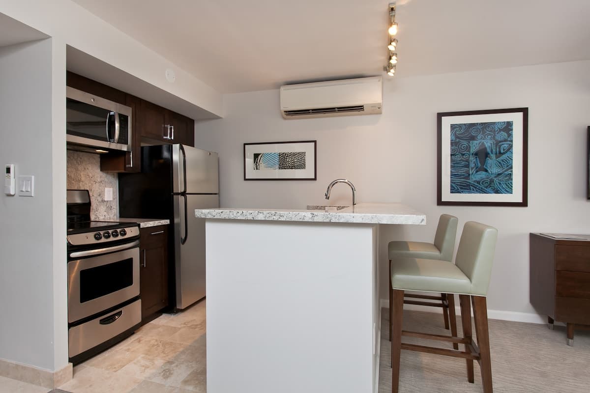 Condo in Honolulu · ★5.0 · Studio · 2 beds · 1 shared bath - Photo 5