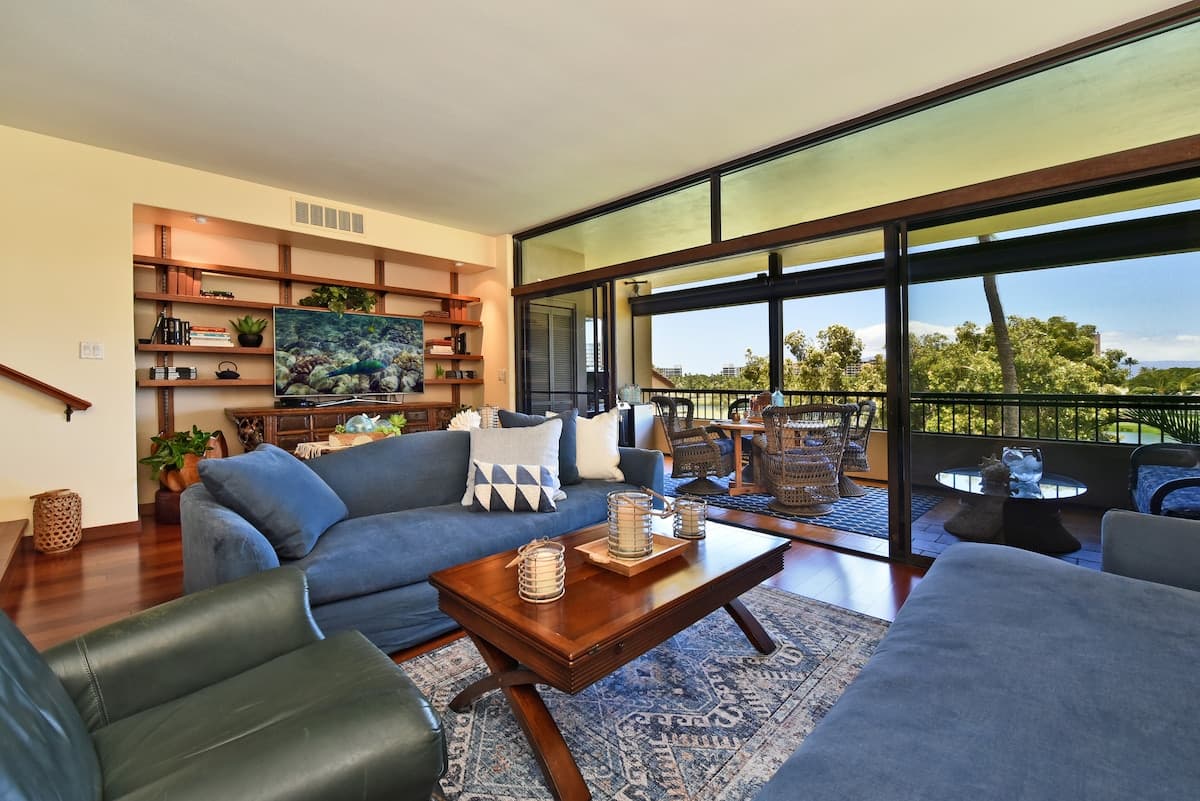 Condo in Lahaina · ★4.47 · 2 bedrooms · 2 beds · 2 baths - Photo 1