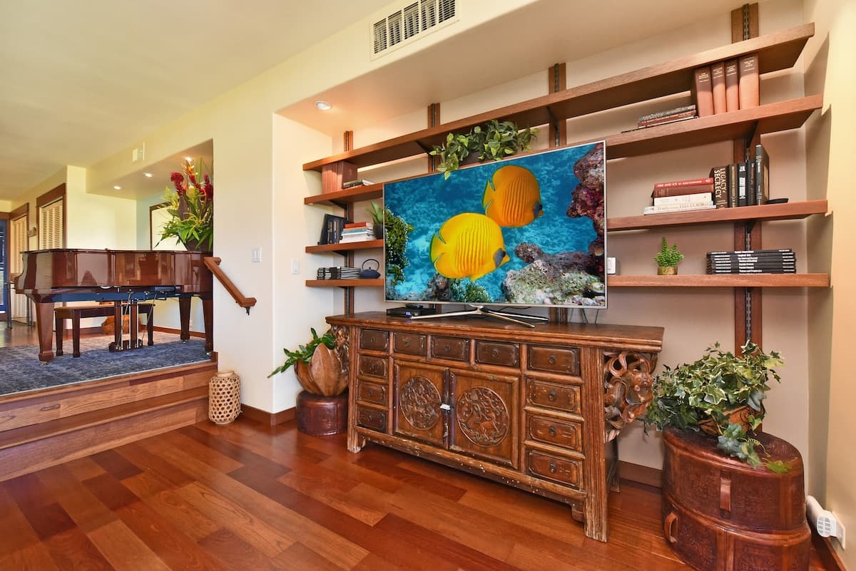 Condo in Lahaina · ★4.47 · 2 bedrooms · 2 beds · 2 baths - Photo 5