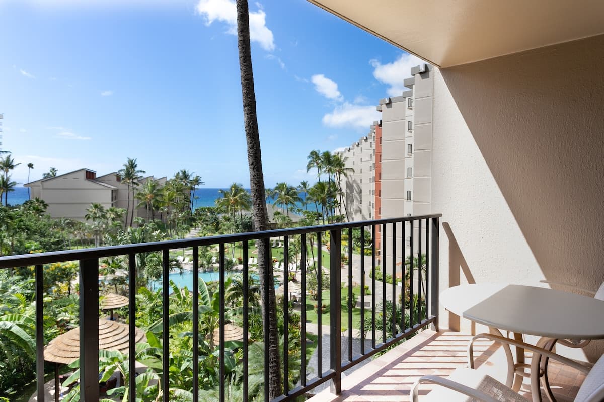 Condo in Lahaina · ★4.82 · 2 bedrooms · 4 beds · 2 shared baths - Photo 1