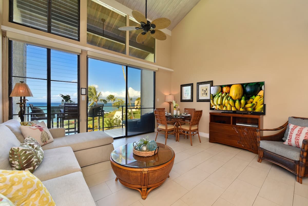 Condo in Lahaina · ★4.87 · 2 bedrooms · 3 beds · 2 baths - Photo 2