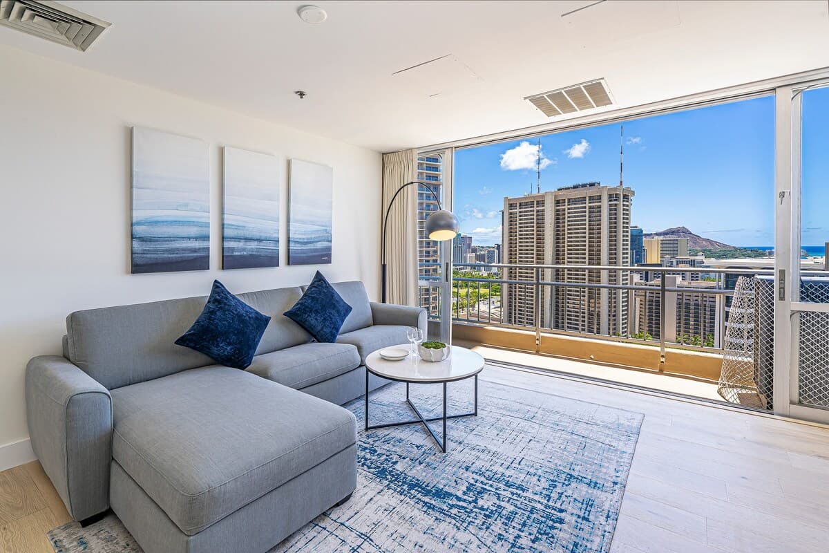 Condo in Honolulu · ★4.65 · 2 bedrooms · 3 beds · 2 private baths - Photo 2