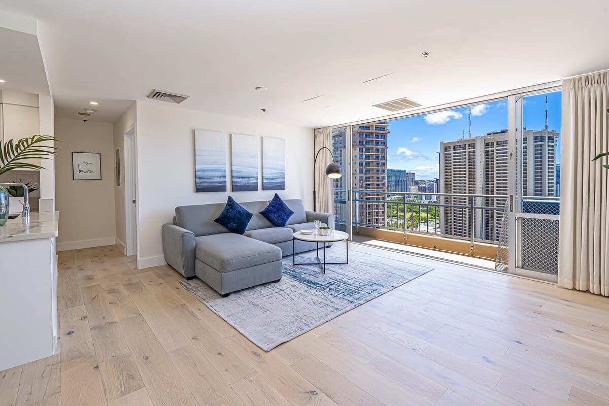 Condo in Honolulu · ★4.65 · 2 bedrooms · 3 beds · 2 private baths - Photo 5