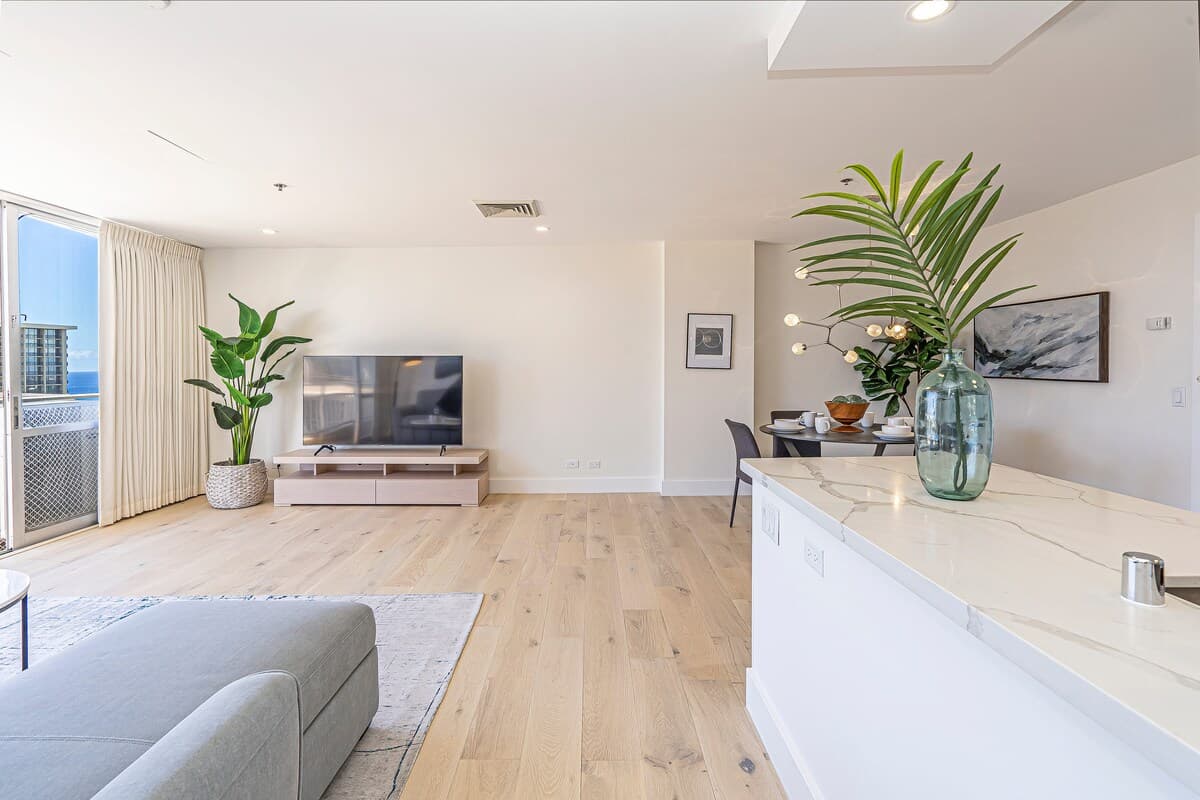 Condo in Honolulu · ★4.65 · 2 bedrooms · 3 beds · 2 private baths - Photo 3