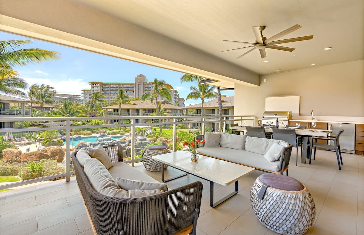 Condo in Lahaina · ★5.0 · 3 bedrooms · 4 beds · 3 baths - Photo 1
