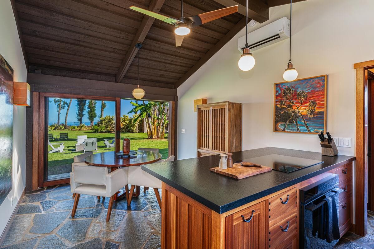 Home in Hanalei · ★5.0 · 2 bedrooms · 4 beds · 2 baths - Photo 4
