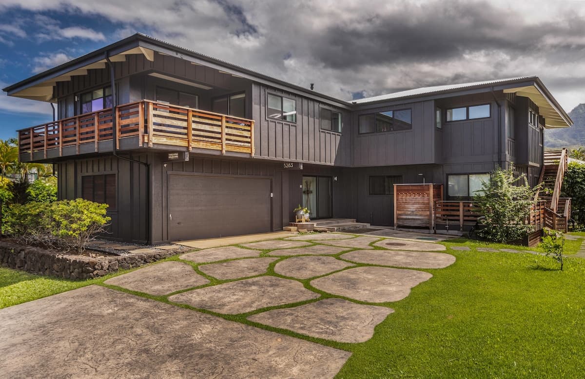 Home in Hanalei · ★4.83 · 5 bedrooms · 6 beds · 4.5 baths - Photo 2