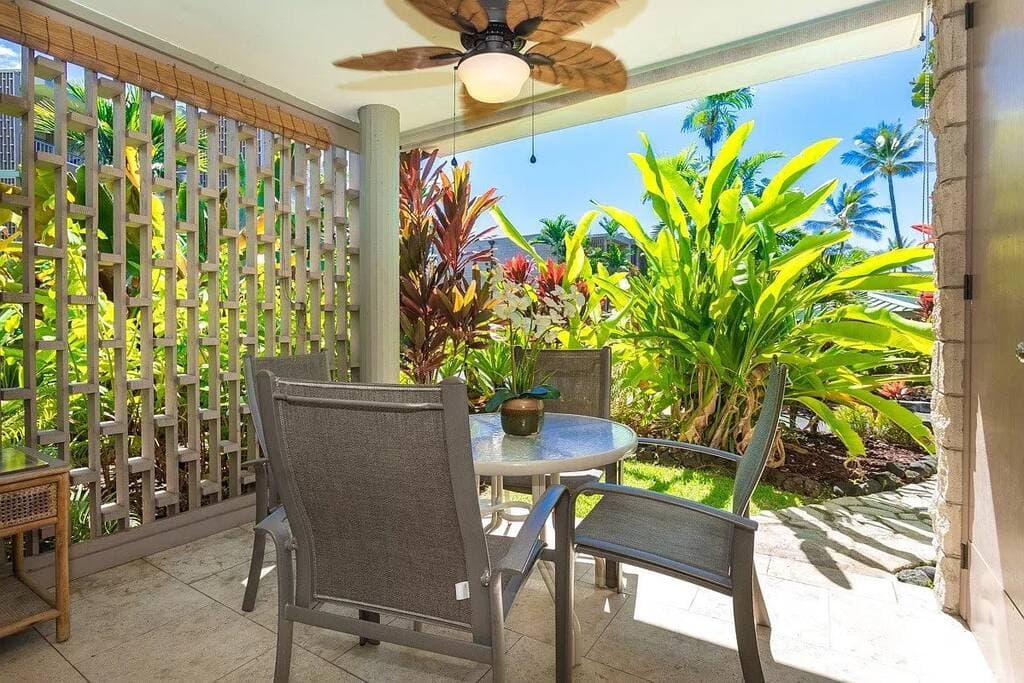Condo in Kailua-Kona · ★4.7 · 1 bedroom · 1 bed · 1 bath - Photo 4