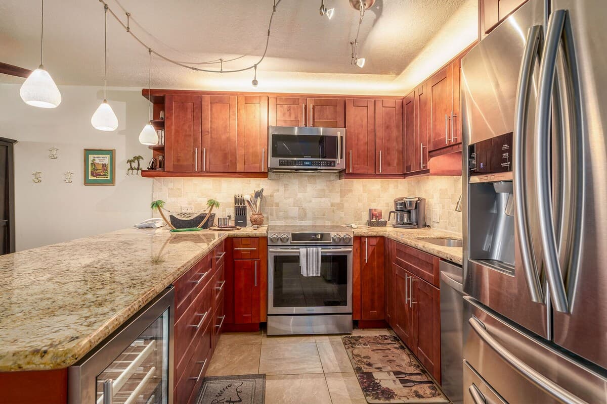Condo in Kihei · ★4.89 · 2 bedrooms · 3 beds · 2 baths - Photo 4