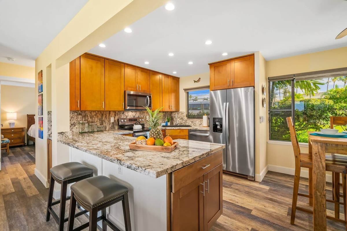 Condo in Princeville · ★4.94 · 2 bedrooms · 2 beds · 2 private baths - Photo 4