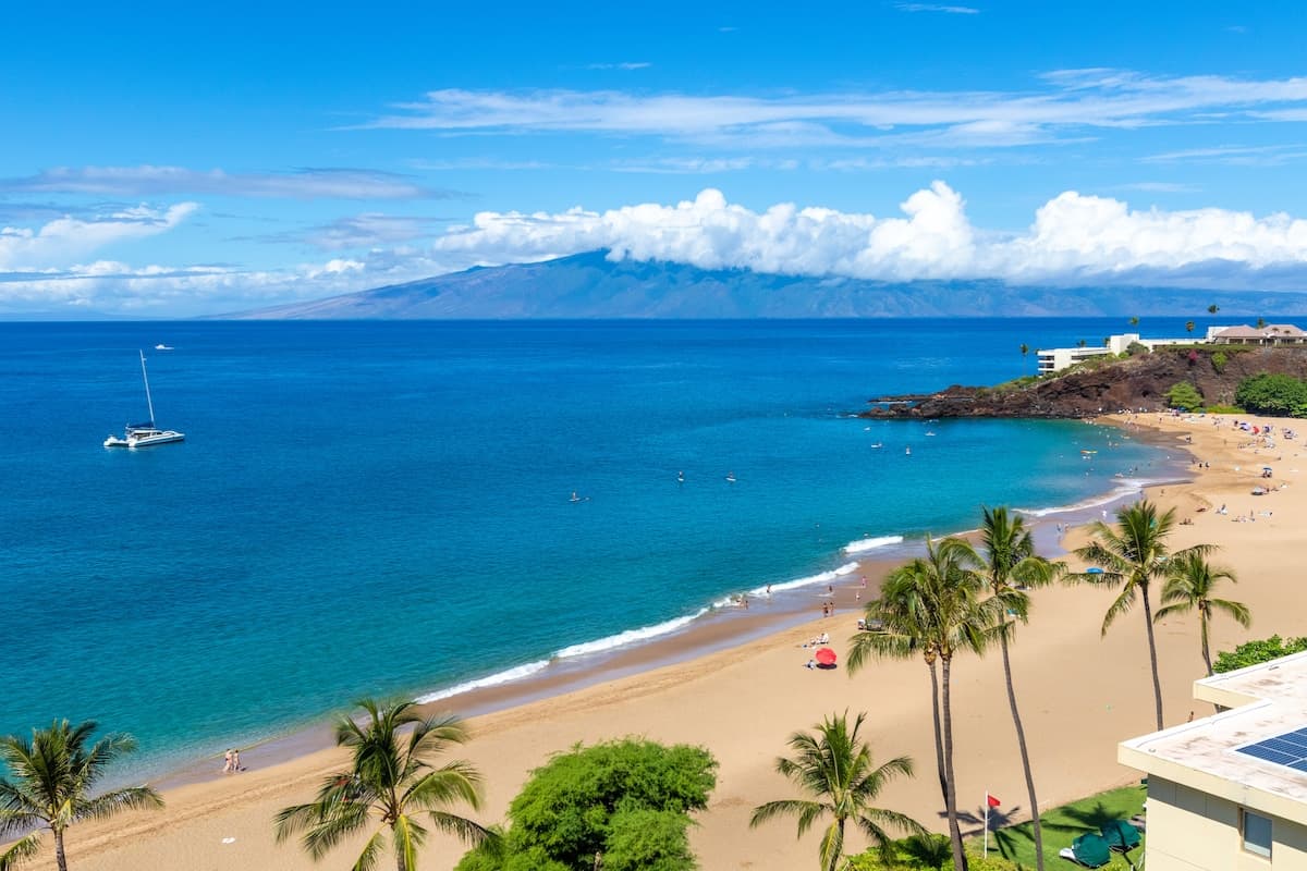 Condo in Lahaina · ★4.83 · 1 bedroom · 2 beds · 2 baths - Photo 2