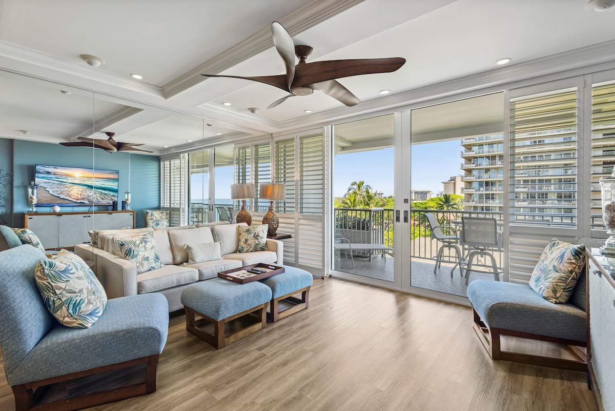 Condo in Lahaina · ★5.0 · 1 bedroom · 2 beds · 2 baths - Photo 2