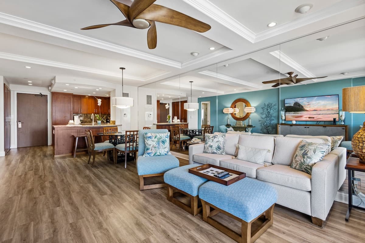 Condo in Lahaina · ★5.0 · 1 bedroom · 2 beds · 2 baths - Photo 4