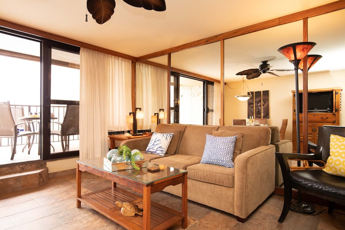 Condo in Lahaina · ★4.6 · 1 bedroom · 2 beds · 1 bath - Photo 2