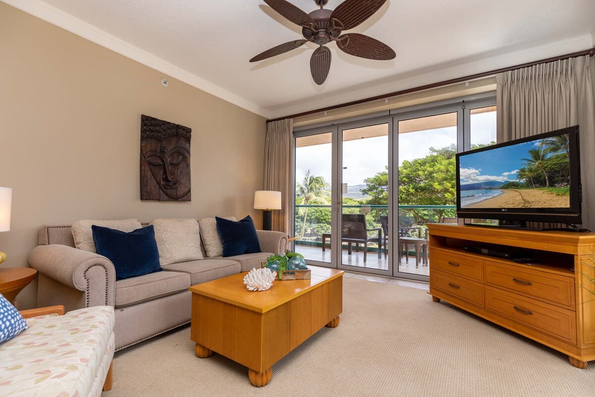 Condo in Lahaina · ★4.36 · 2 bedrooms · 3 beds · 2 baths - Photo 5