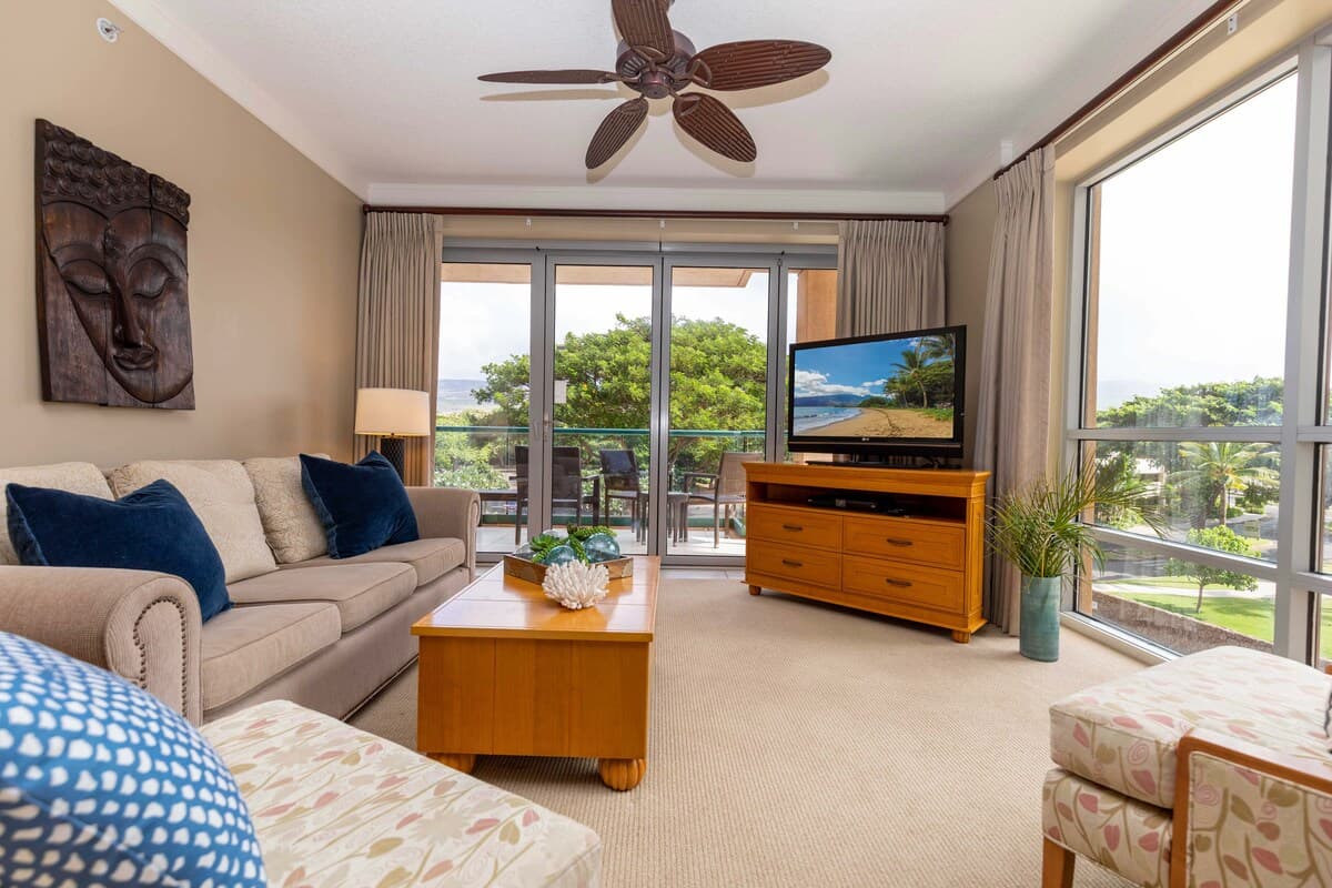 Condo in Lahaina · ★4.36 · 2 bedrooms · 3 beds · 2 baths - Photo 1