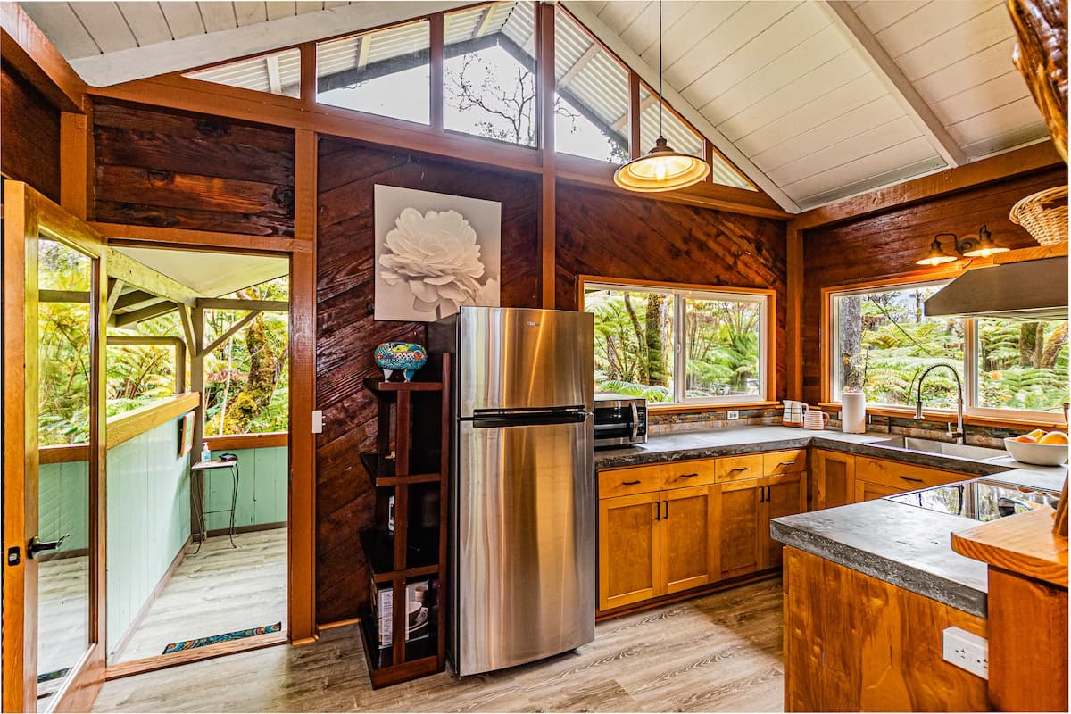 Home in Volcano · ★4.9 · 1 bedroom · 1 bed · 1 bath - Photo 3