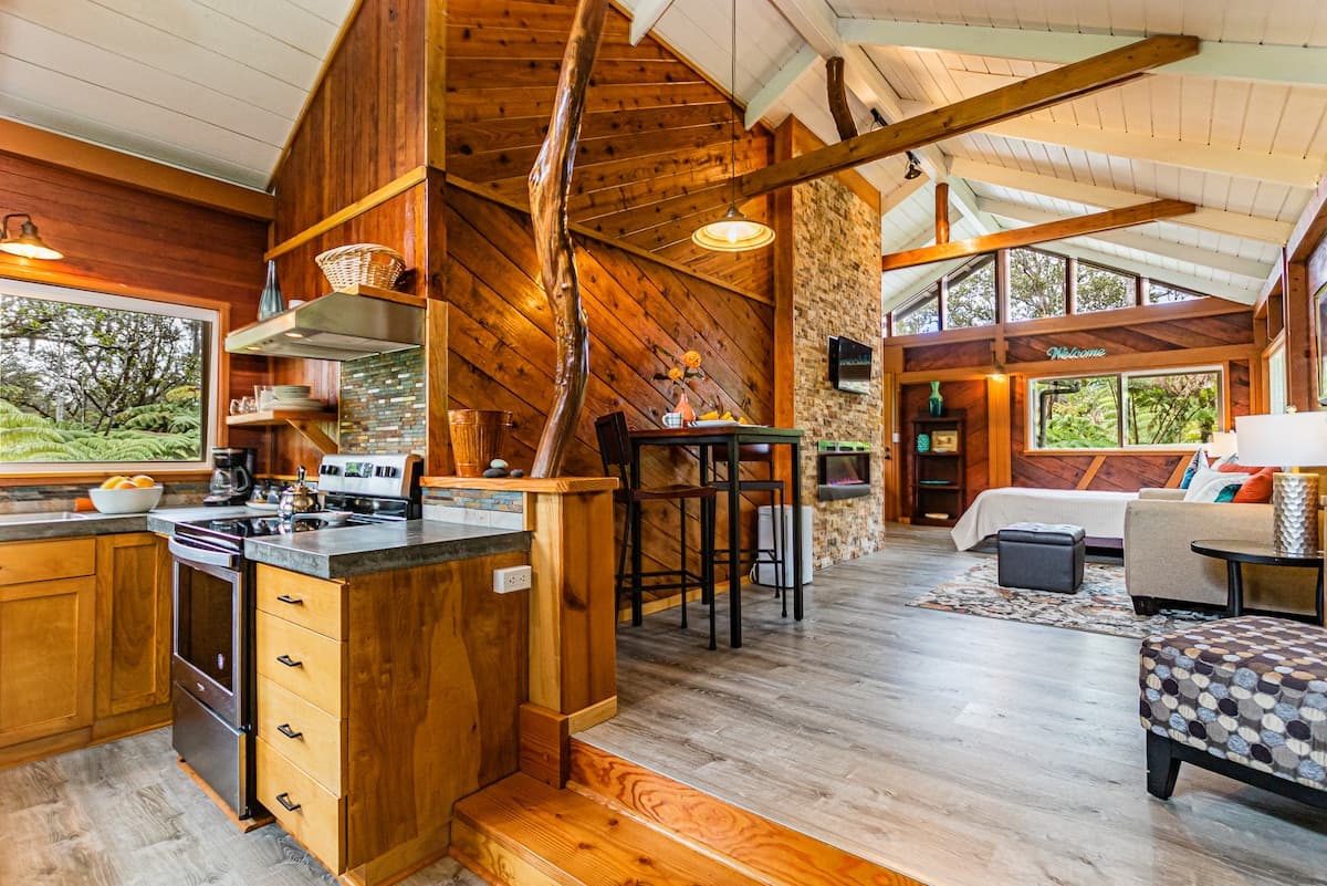 Home in Volcano · ★4.9 · 1 bedroom · 1 bed · 1 bath - Photo 4
