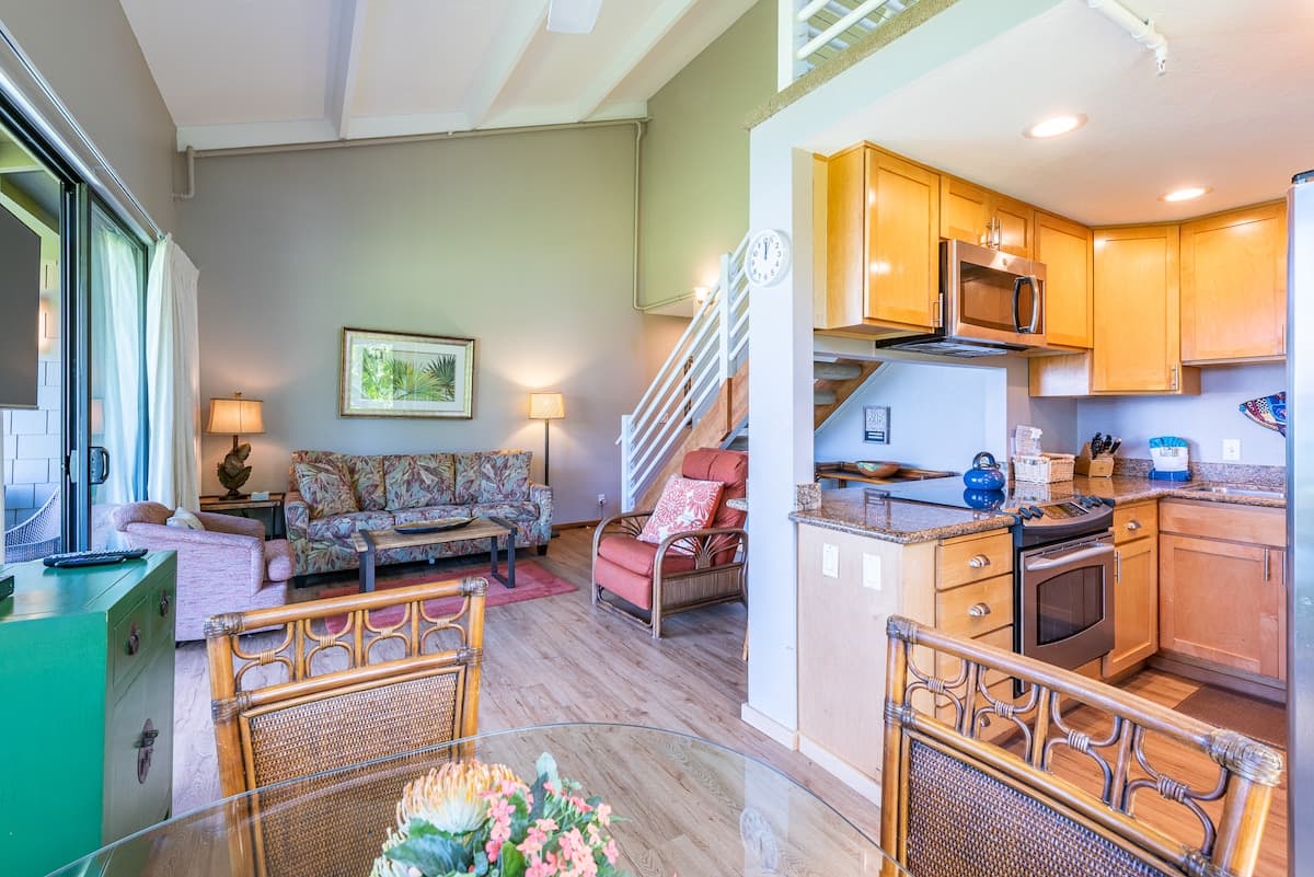 Condo in Lahaina · ★4.79 · 3 bedrooms · 4 beds · 3 baths - Photo 5