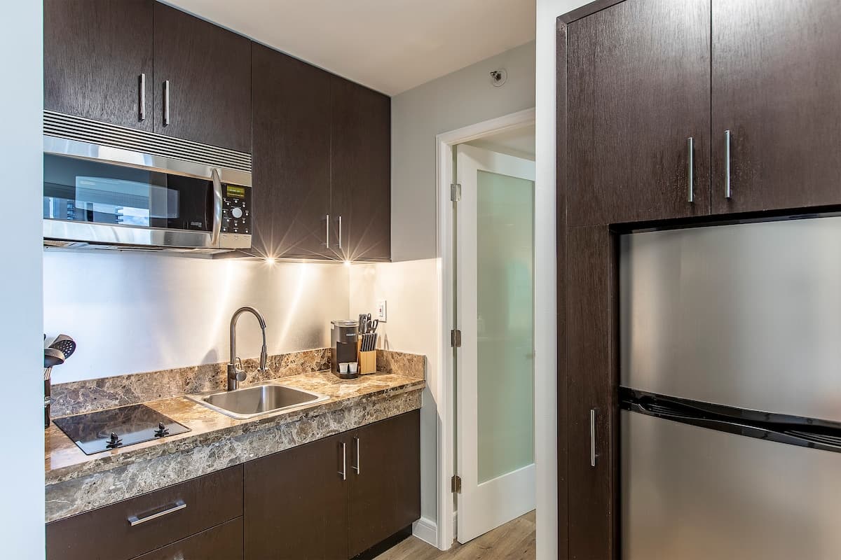 Partial Ocean View King Studio w/ Kitchen/AC/Pool - Photo 5