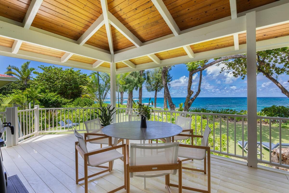 Home in Wainiha · ★5.0 · 3 bedrooms · 3 beds · 2.5 baths - Photo 2