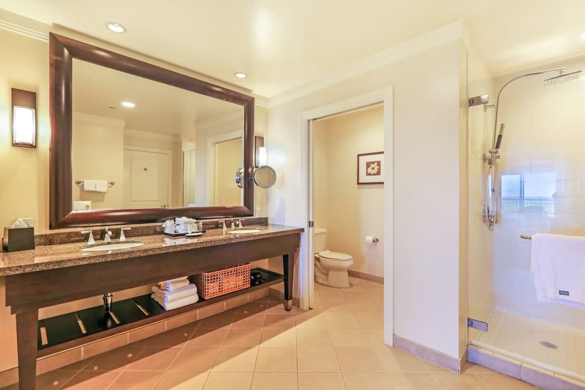 Condo in Lahaina · ★5.0 · 1 bedroom · 2 beds · 1 bath - Photo 4