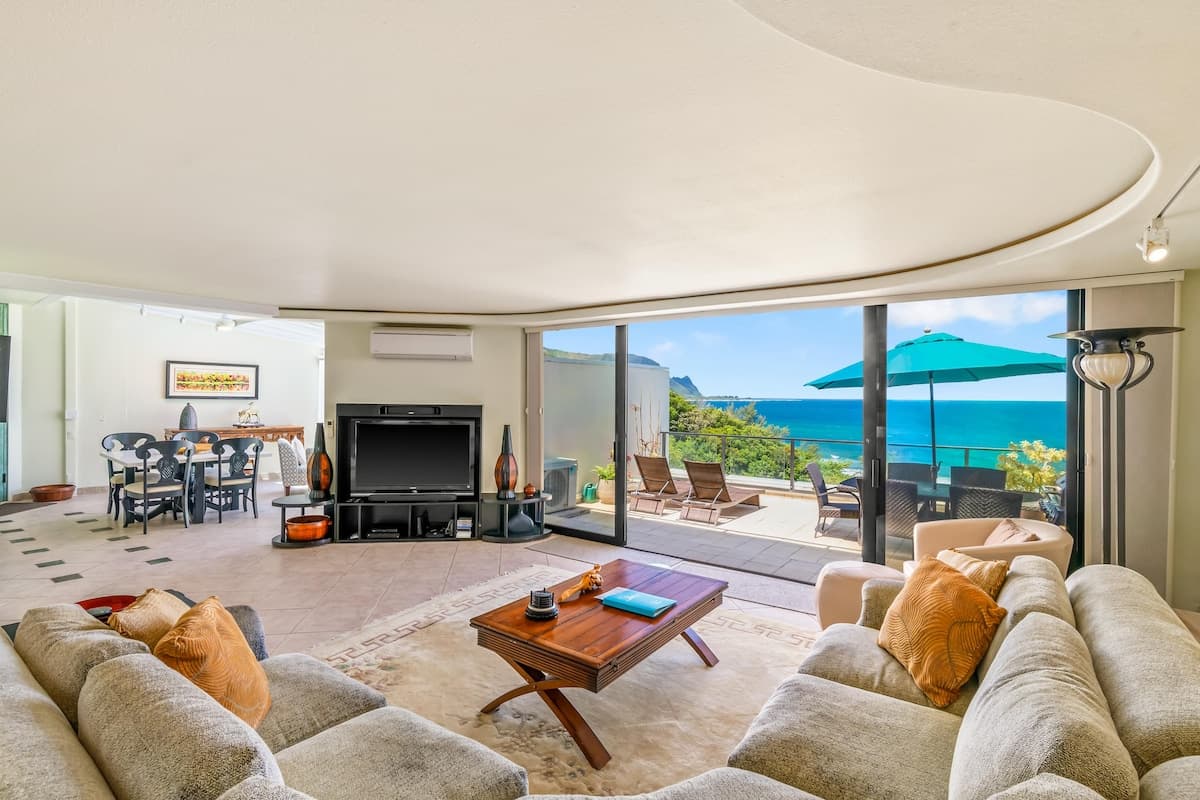 Condo in Princeville · ★4.64 · 2 bedrooms · 2 beds · 2 baths - Photo 1