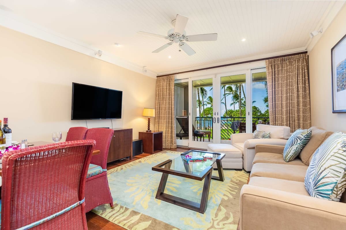 Condo in Kahuku · ★4.89 · 1 bedroom · 2 beds · 1 shared bath - Photo 4