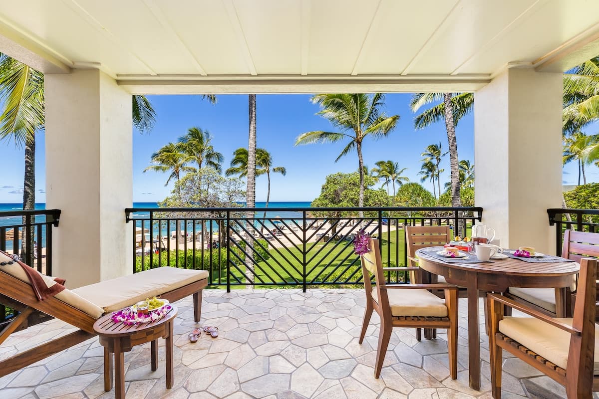 Condo in Kahuku · ★4.89 · 4 bedrooms · 5 beds · 3 shared baths - Photo 1