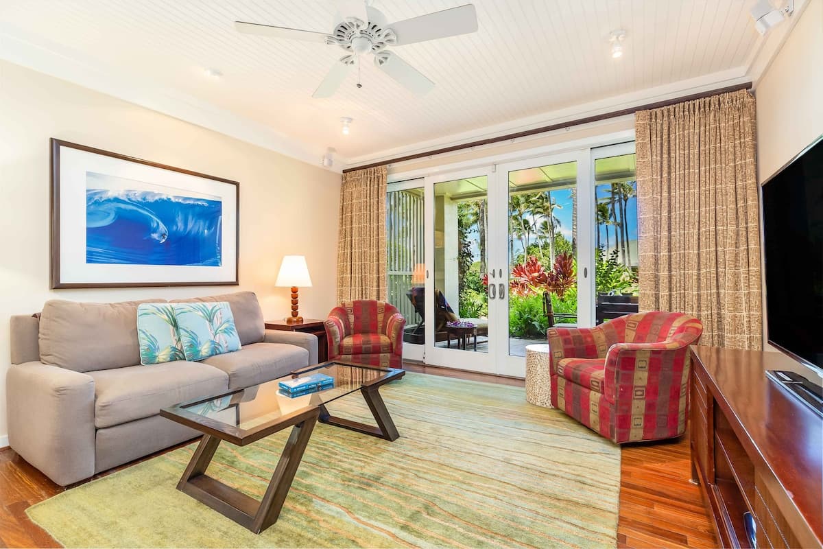 Condo in Kahuku · ★4.96 · 3 bedrooms · 3 beds · 2 shared baths - Photo 3