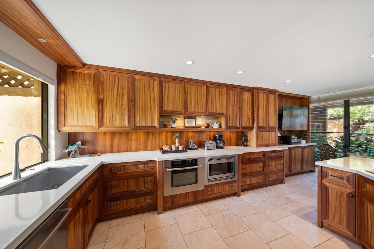 Condo in Kihei · ★4.8 · 1 bedroom · 1 bed · 2 baths - Photo 2
