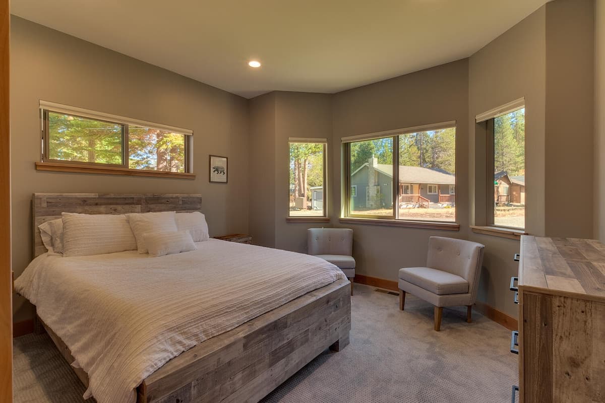 Cozy Tahoe Retreat with Hot Tub & Game Room - Photo 3