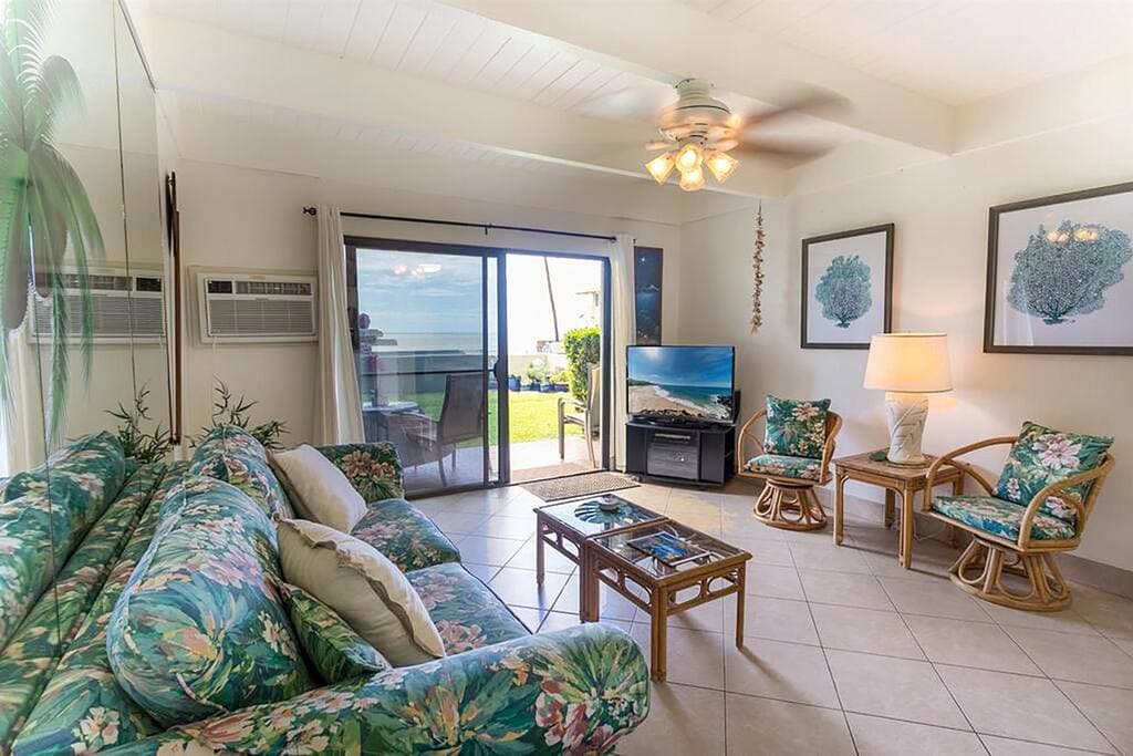Condo in Kihei · ★4.74 · 1 bedroom · 2 beds · 1 bath - Photo 2