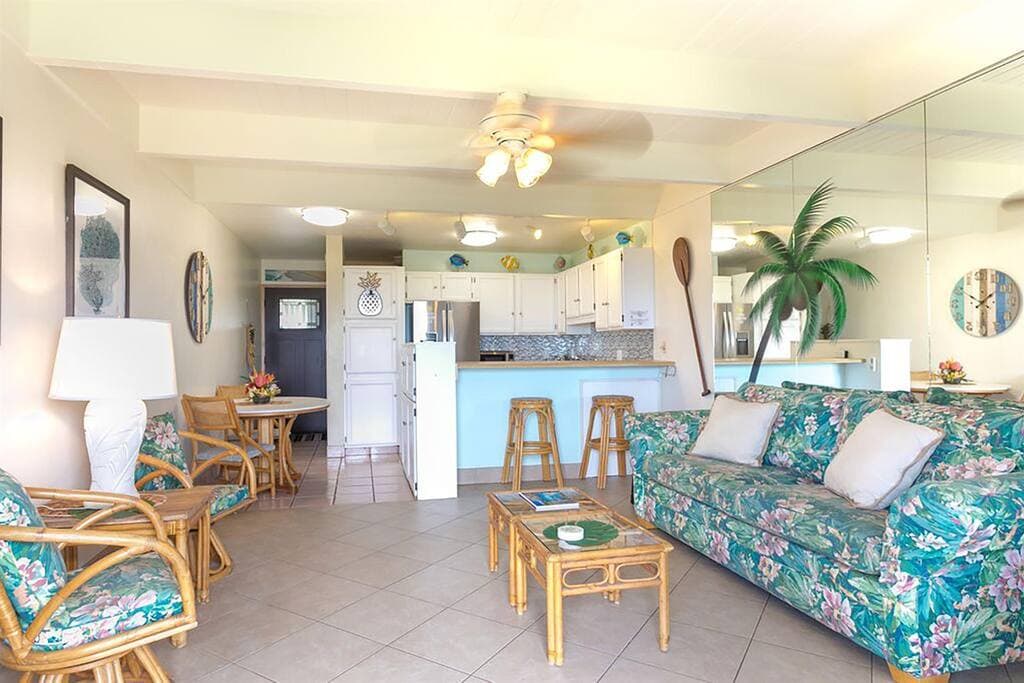 Condo in Kihei · ★4.74 · 1 bedroom · 2 beds · 1 bath - Photo 5
