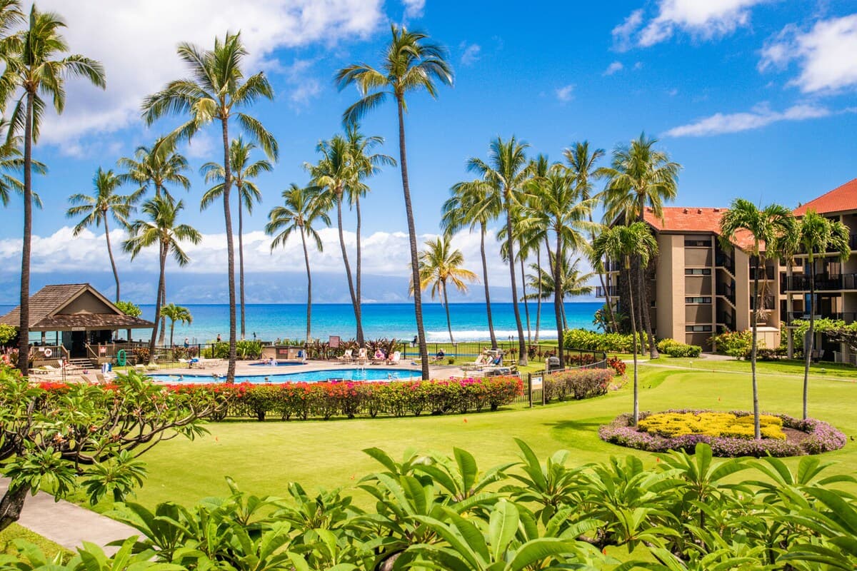 Condo in Lahaina · ★4.68 · 1 bedroom · 2 beds · 1 bath - Photo 2