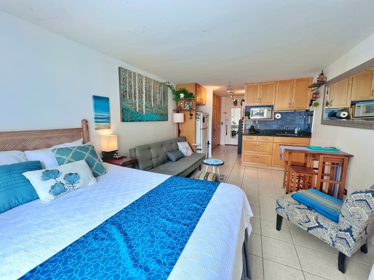 Condo in Honolulu · ★4.89 · 1 bedroom · 1 bed · 1 private bath - Photo 4