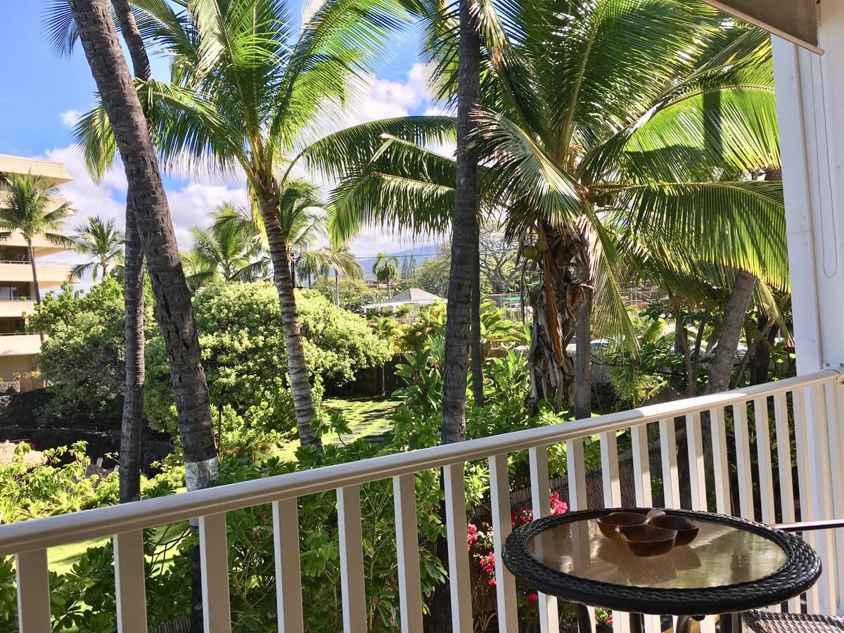 Condo in Kailua-Kona · ★4.45 · 1 bedroom · 2 beds · 1 bath - Photo 5