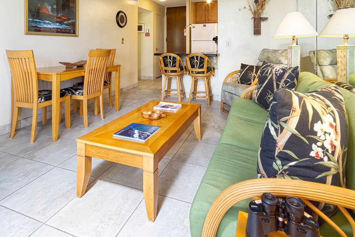 Condo in Kailua-Kona · ★4.45 · 1 bedroom · 2 beds · 1 bath - Photo 3