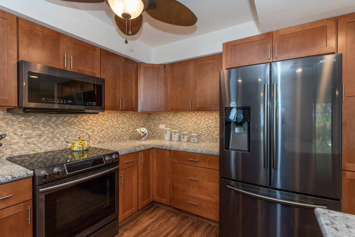 Condo in Kailua-Kona · ★4.48 · 2 bedrooms · 3 beds · 2 baths - Photo 5