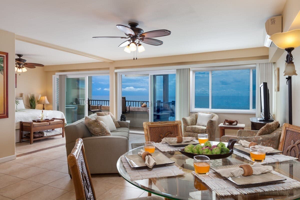 Condo in Kailua-Kona · ★4.45 · 2 bedrooms · 2 beds · 2 baths - Photo 5