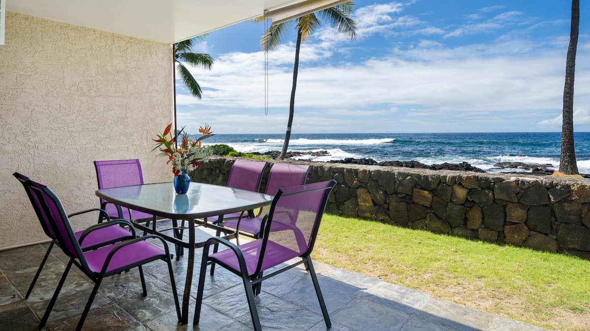 Condo in Kailua-Kona · ★4.8 · 2 bedrooms · 3 beds · 2 baths - Photo 1