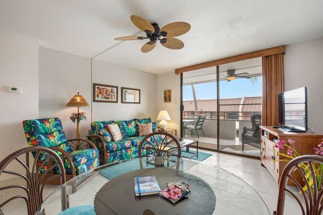 Condo in Kailua-Kona · ★4.77 · 2 bedrooms · 3 beds · 2 baths - Photo 3