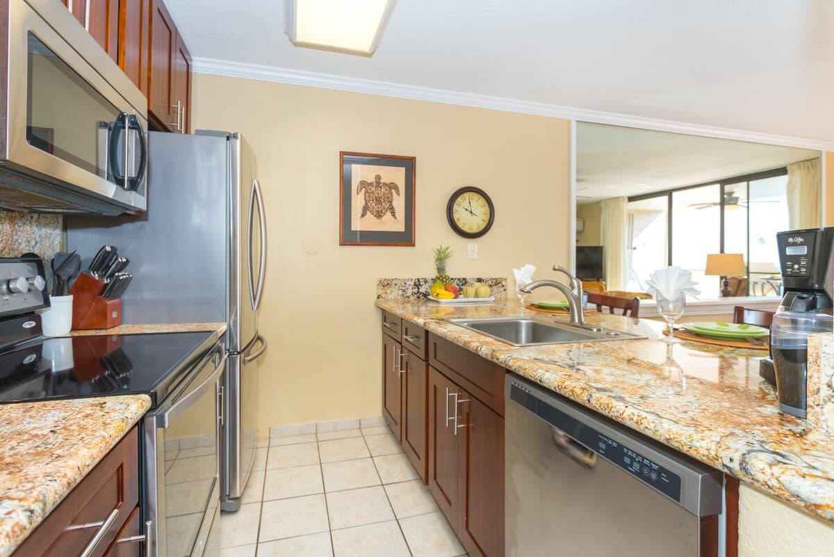 Condo in Kailua-Kona · ★4.77 · 1 bedroom · 2 beds · 1 bath - Photo 4