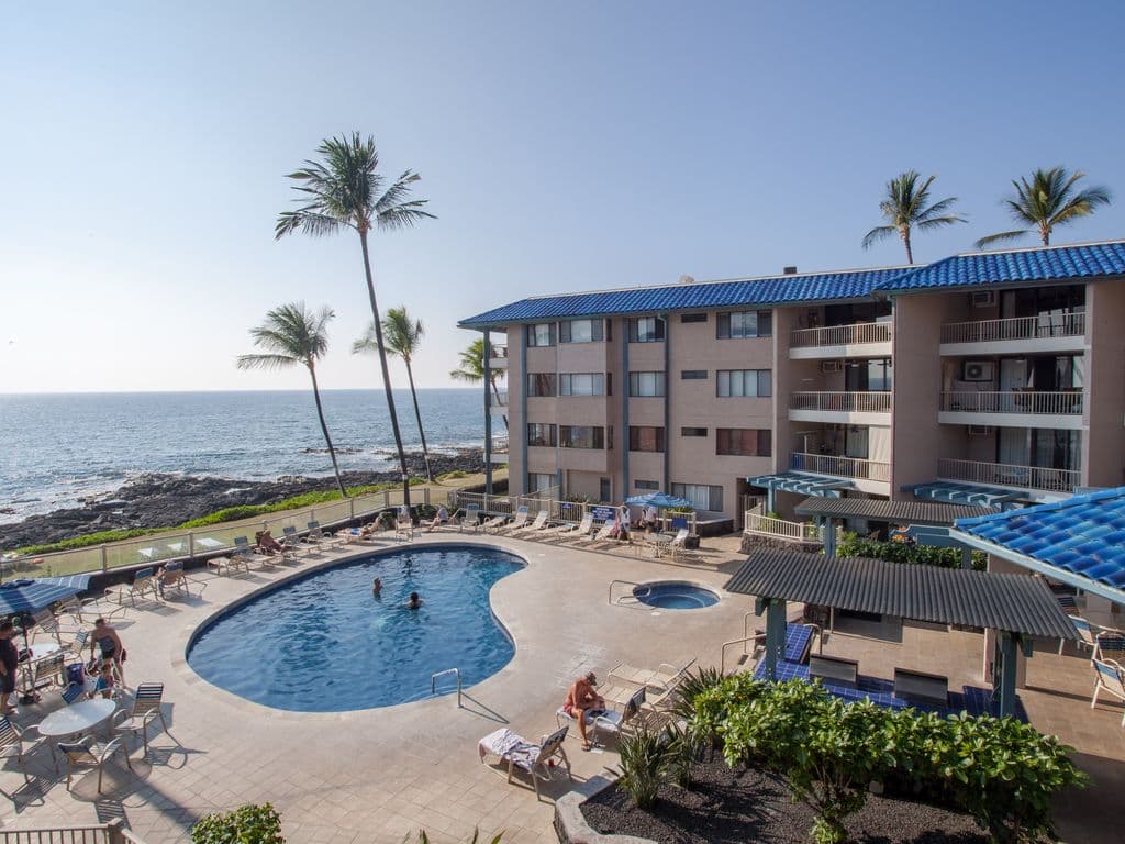 Condo in Kailua-Kona · ★4.74 · 1 bedroom · 2 beds · 1 bath - Photo 5