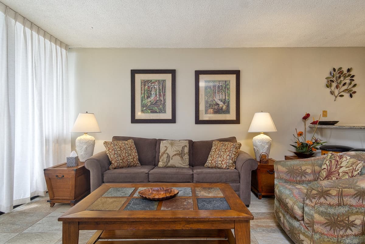 Condo in Kailua-Kona · ★4.74 · 1 bedroom · 2 beds · 1 bath - Photo 2