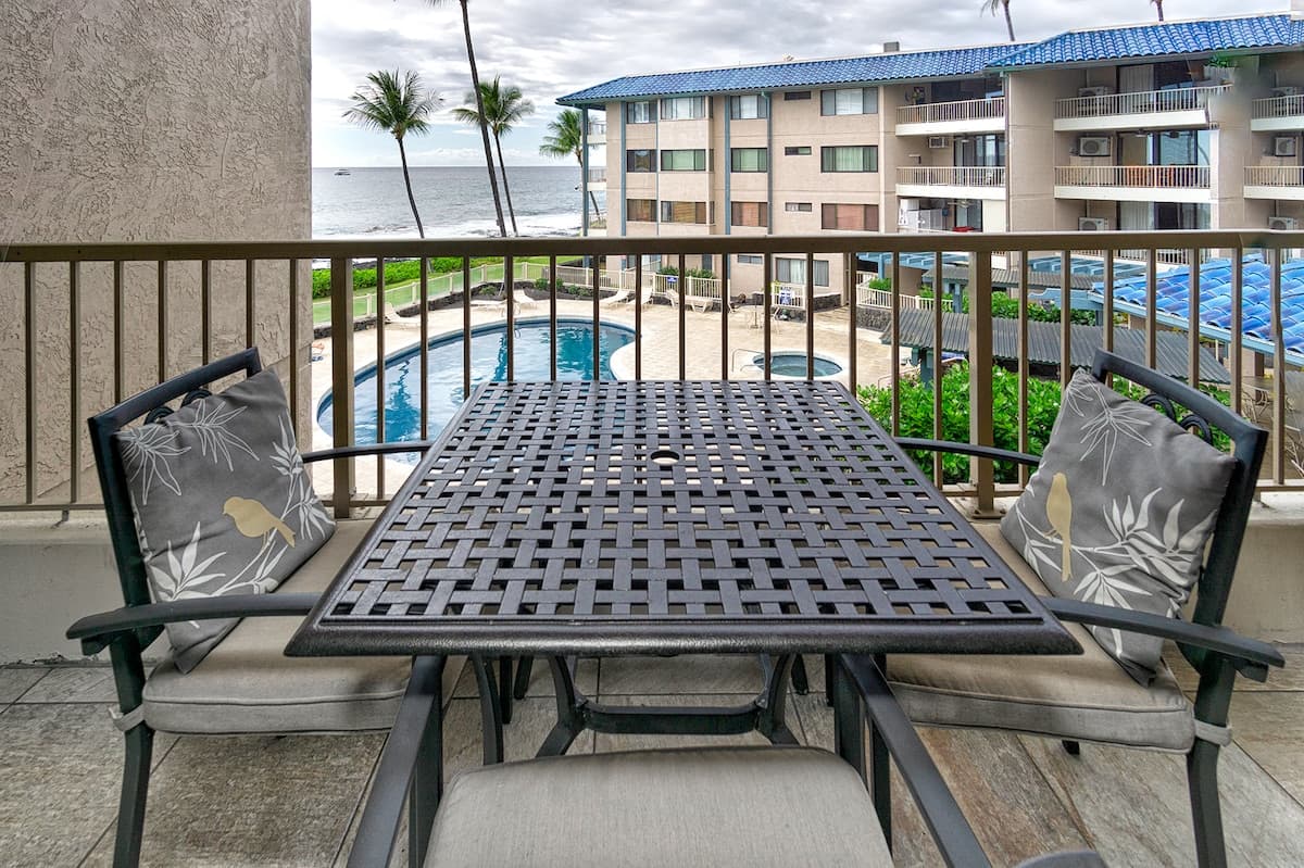 Condo in Kailua-Kona · ★4.74 · 1 bedroom · 2 beds · 1 bath - Photo 3
