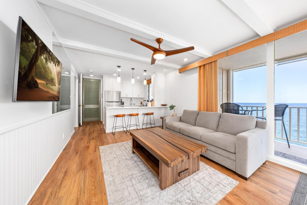 Condo in Kailua-Kona · ★4.52 · 1 bedroom · 2 beds · 1 bath - Photo 4